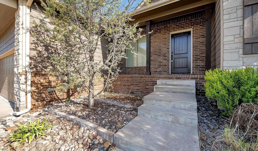 2132 N Stonegate Cir, Andover, KS 67002 - 5 Beds, 3 Bath