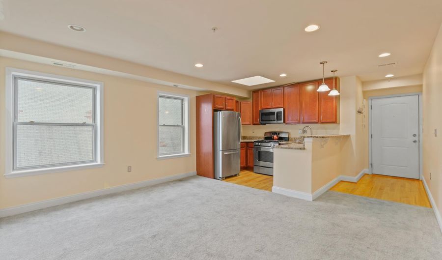 922 MADISON St NW 304, Washington, DC 20011 - 2 Beds, 2 Bath