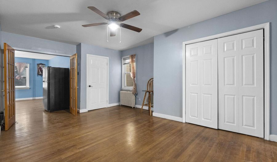 15 W 9TH St, Bayonne, NJ 07002 - 4 Beds, 3 Bath