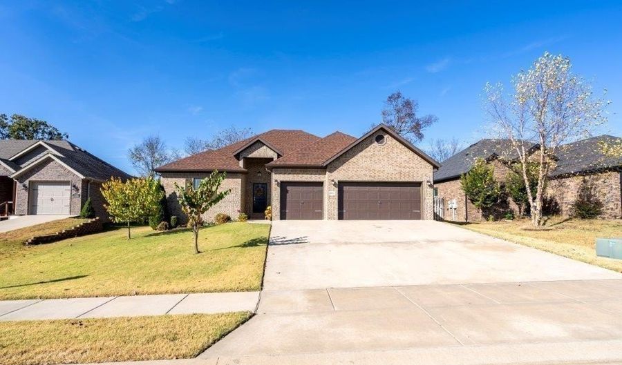 3502 Brittany Rd, Bentonville, AR 72713 - 4 Beds, 3 Bath