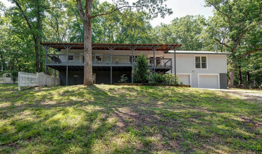 9641 State Highway 39, Aurora, MO 65605 - 4 Beds, 5 Bath