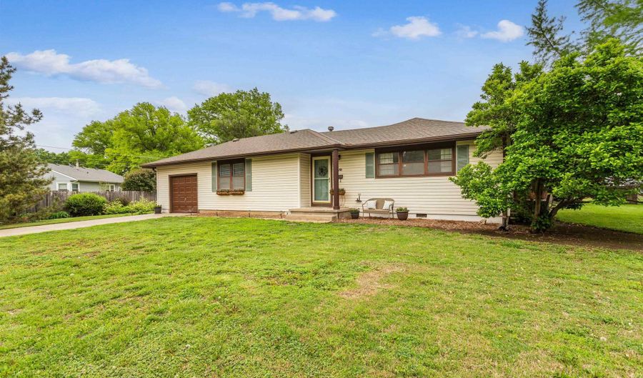 1610 N Park Ln, Augusta, KS 67010 - 3 Beds, 1 Bath
