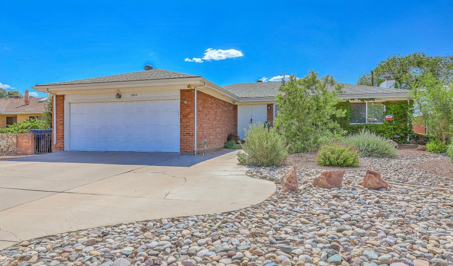 2905 San Pablo St NE, Albuquerque, NM 87110 - 4 Beds, 3 Bath