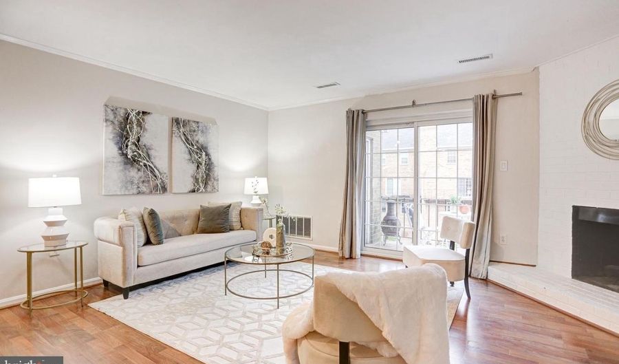 927 S ROLFE St 2, Arlington, VA 22204 - 2 Beds, 3 Bath