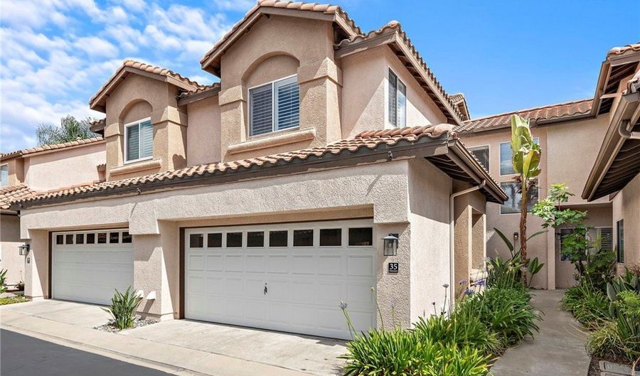35 Lighthouse, Aliso Viejo, CA 92656 - 2 Beds, 3 Bath