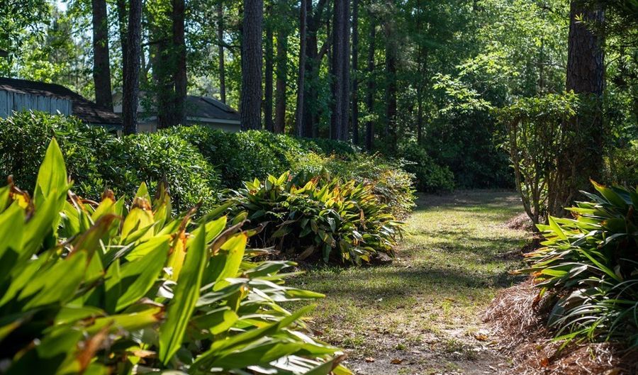 2302 Twin Lakes Dr, Bainbridge, GA 39819 - 3 Beds, 3 Bath