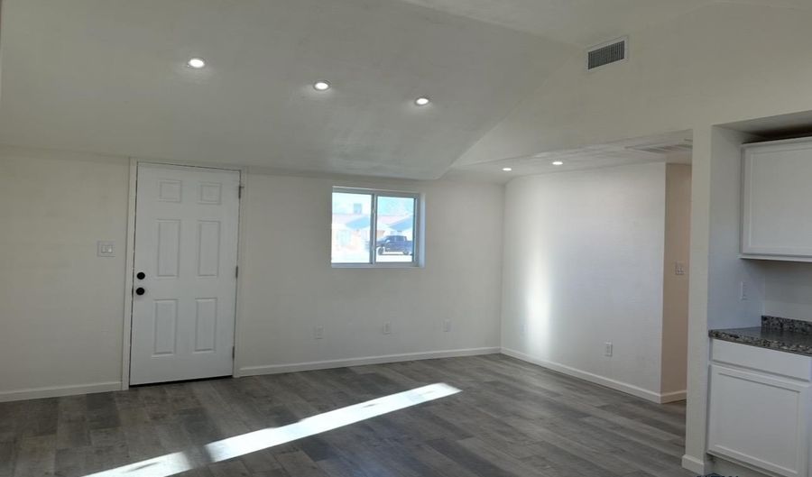 1907 Hermosa Dr, Artesia, NM 88201 - 3 Beds, 2 Bath