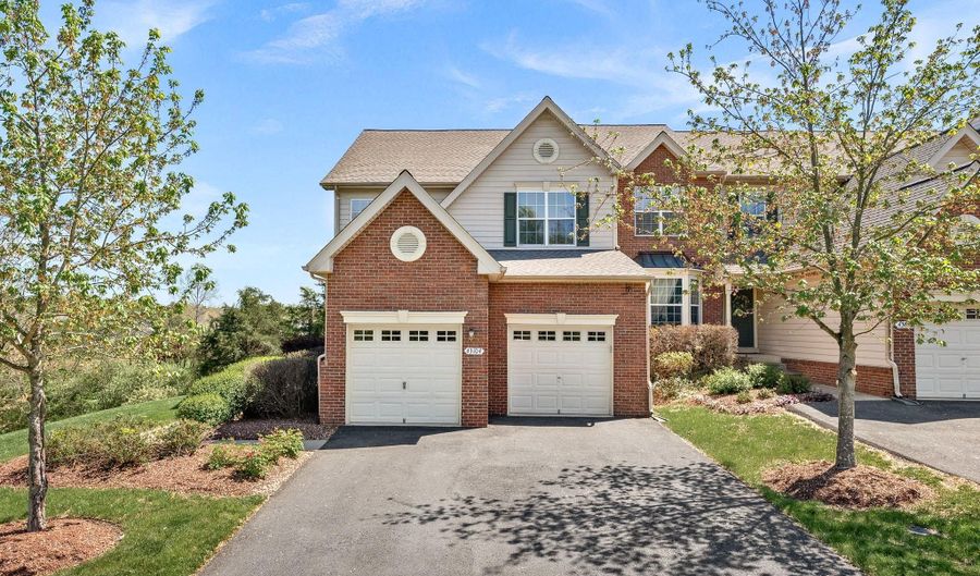 43104 BALTUSROL Ter, Ashburn, VA 20147 - 3 Beds, 4 Bath