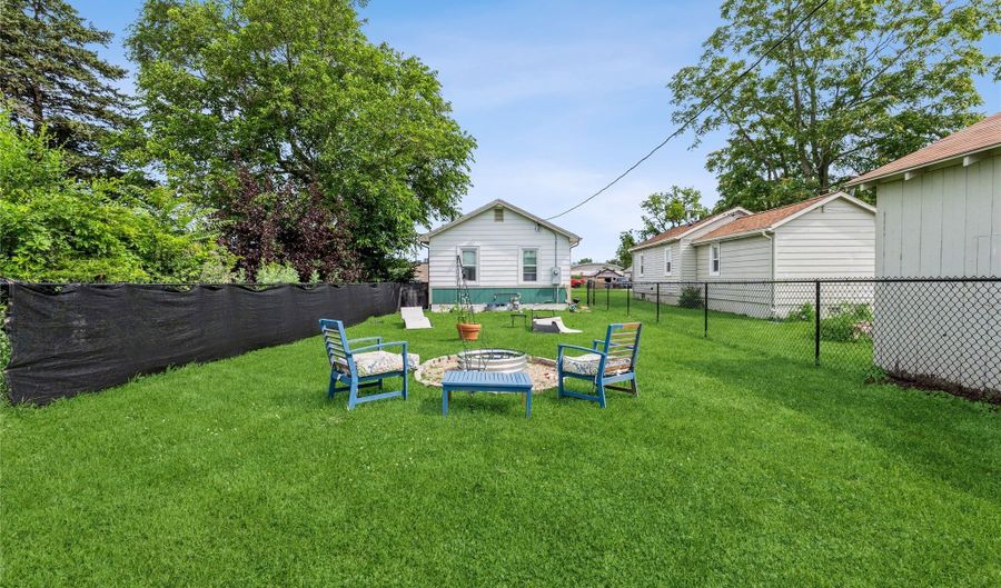 705 Prairie St, Adel, IA 50003 - 2 Beds, 1 Bath