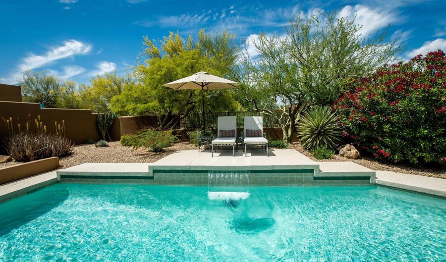 8502 E CAVE CREEK Rd 61, Carefree, AZ 85377 - 2 Beds, 3 Bath