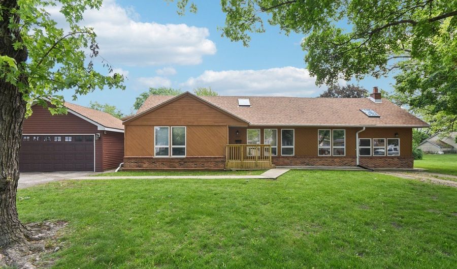 11647 S Tripp Ave, Alsip, IL 60803 - 4 Beds, 3 Bath