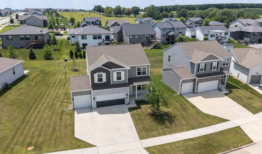605 Ellis Cir, Adel, IA 50003 - 4 Beds, 3 Bath