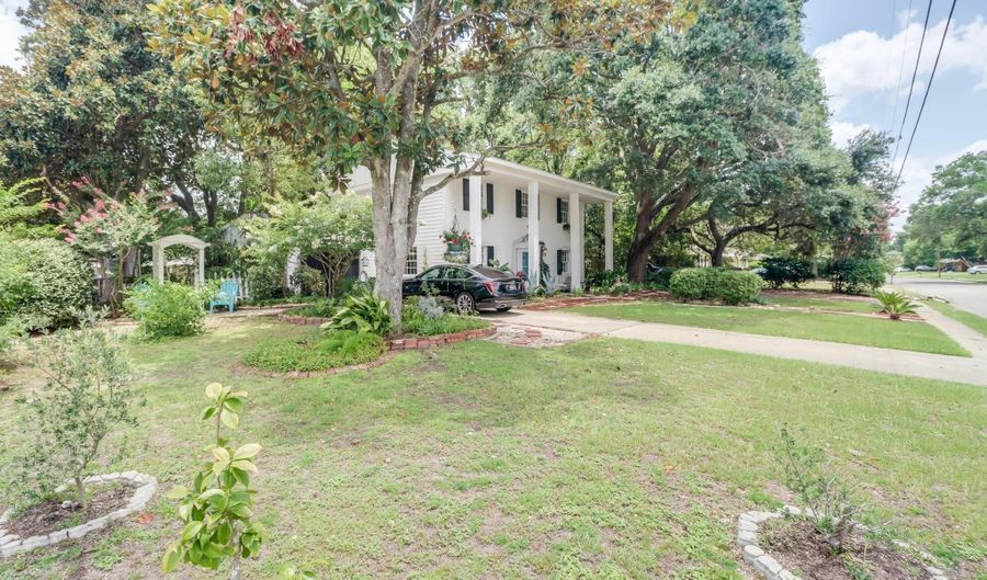 2512 Randall Dr, Biloxi, MS 39531 - 3 Beds, 3 Bath