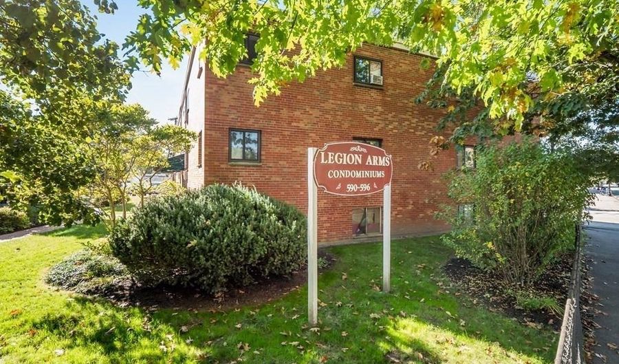 592 American Legion Hwy #2, Boston, MA 02131 - 1 Beds, 1 Bath