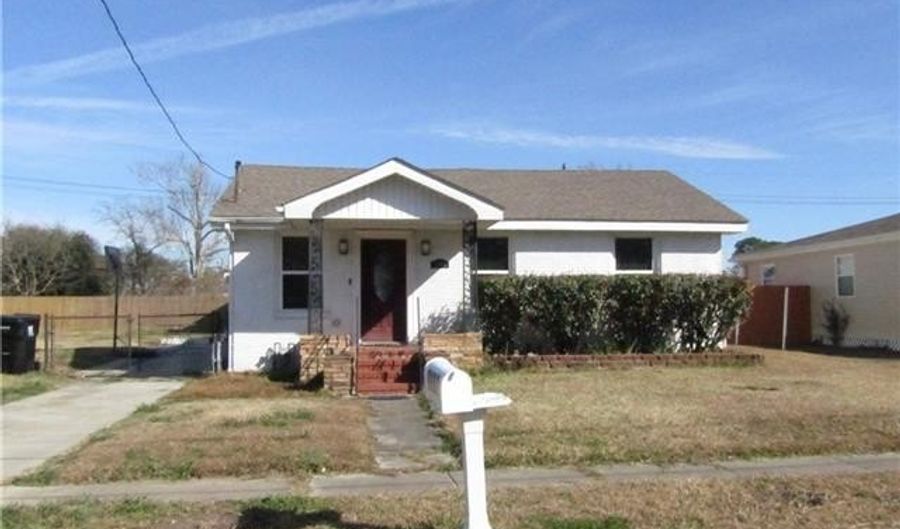 7207 FRISCOVILLE Ave, Arabi, LA 70032 - 3 Beds, 2 Bath