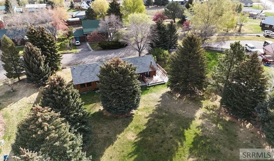 223 W Summit Cir, Challis, ID 83226 - 4 Beds, 2 Bath