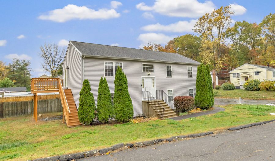 365 Platt St, Bridgeport, CT 06606 - 3 Beds, 3 Bath