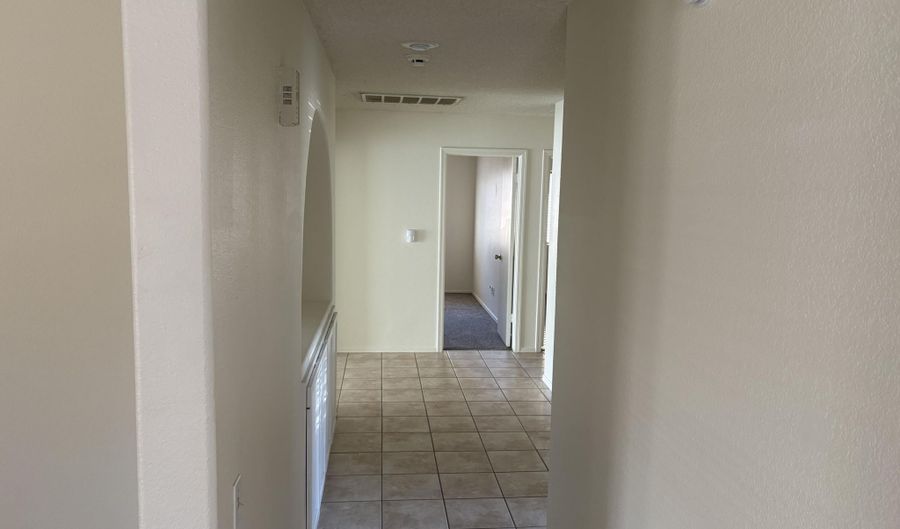 4661 W WHITTEN St, Chandler, AZ 85226 - 4 Beds, 2 Bath