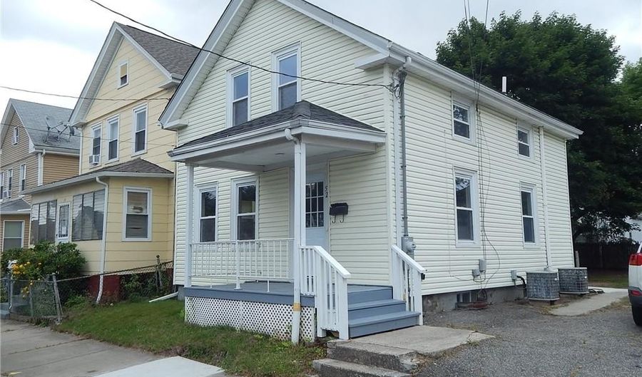 52 Hillwood St, Cranston, RI 02920 - 3 Beds, 2 Bath