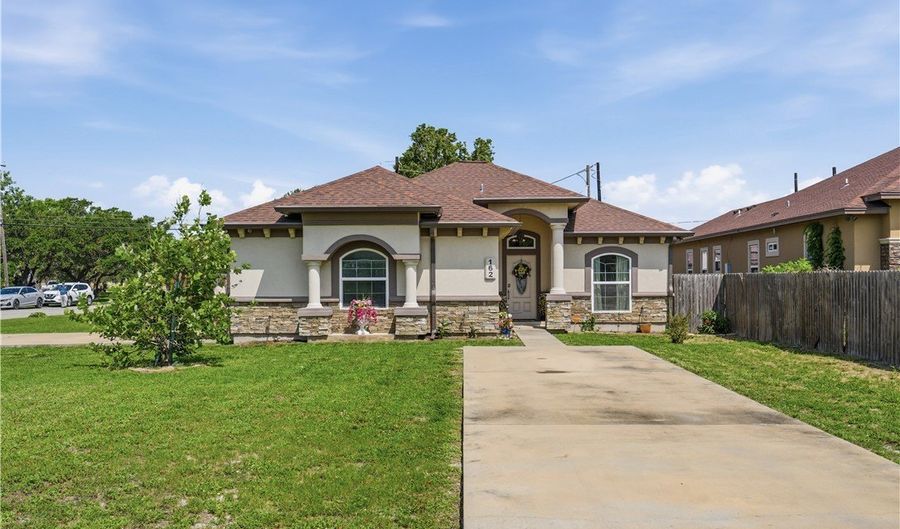 162 S 11th ST & Yoakum, Aransas Pass, TX 78336 - 3 Beds, 2 Bath