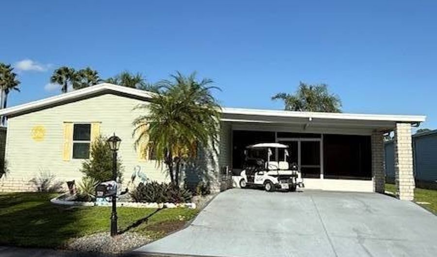 327 Waldorf Dr, Auburndale, FL 33823 - 2 Beds, 2 Bath