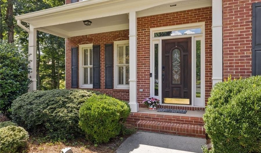 3095 Walnut Creek Dr, Alpharetta, GA 30005 - 5 Beds, 4 Bath