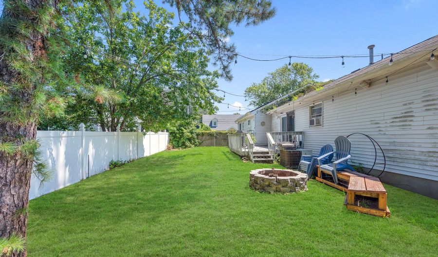 60 Walnut St, Beachwood, NJ 08722 - 3 Beds, 2 Bath