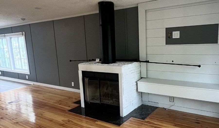 751 Washington St 22, Auburn, MA 01501 - 2 Beds, 1 Bath