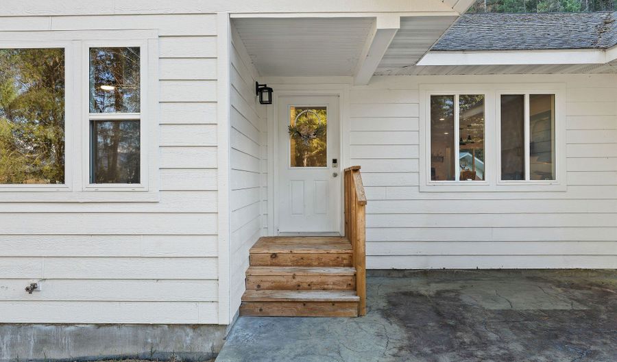 620 Swan River Rd, Bigfork, MT 59911 - 4 Beds, 3 Bath