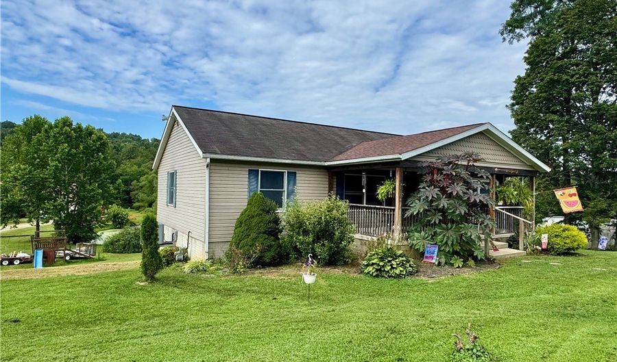 8005 Stone Castle Rd, Athens, OH 45701 - 3 Beds, 2 Bath