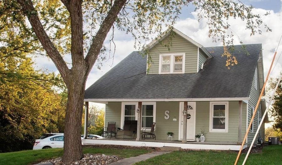 311 S D St, Albia, IA 52531 - 4 Beds, 3 Bath