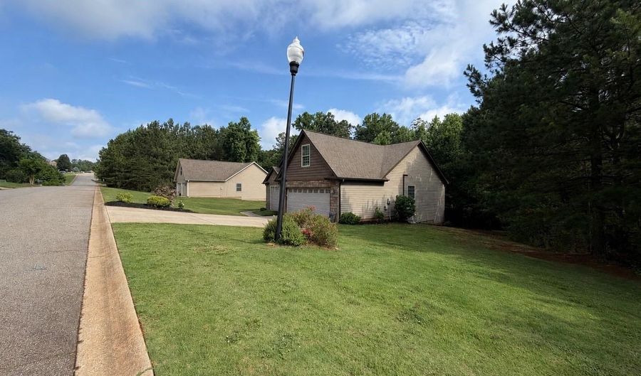 449 Abberly Ln, Boiling Springs, SC 29316 - 4 Beds, 2 Bath