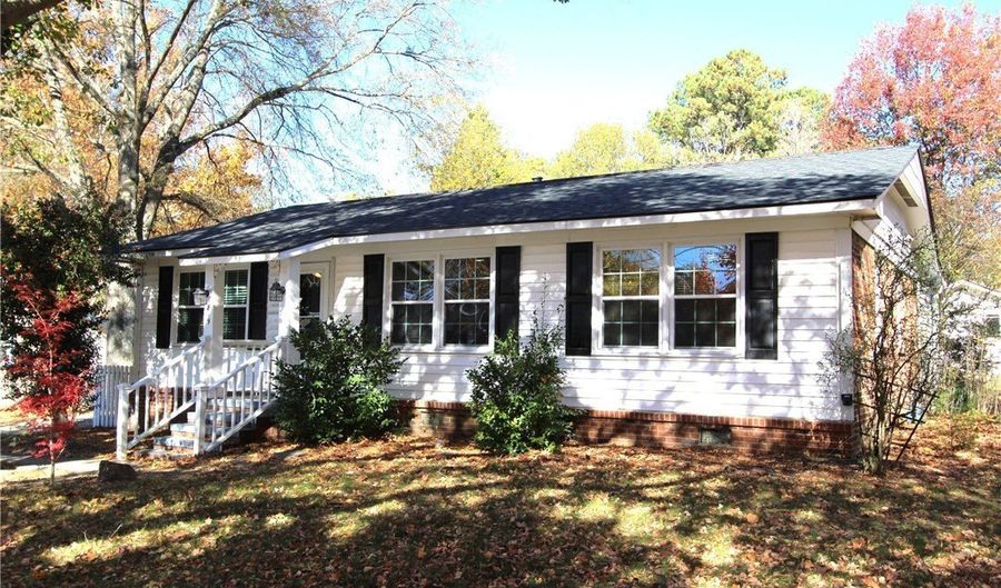 819 James St, Apex, NC 27502 - 3 Beds, 2 Bath