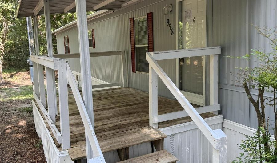 958 Sams Point Rd, Beaufort, SC 29907 - 3 Beds, 2 Bath