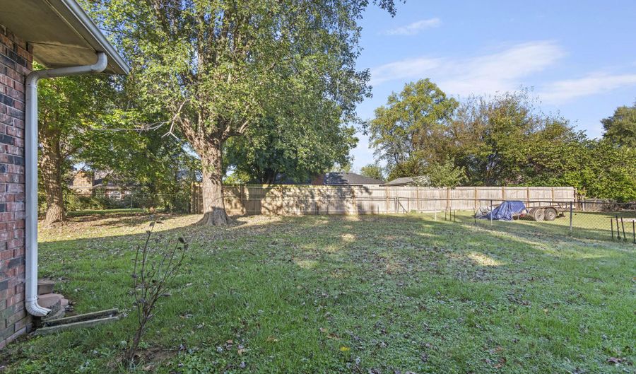 1307 S Washington Ave, Aurora, MO 65605 - 4 Beds, 2 Bath