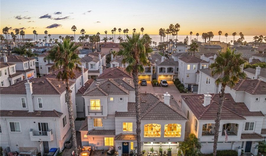 701 N Cleveland St, Oceanside, CA 92054 - 3 Beds, 4 Bath