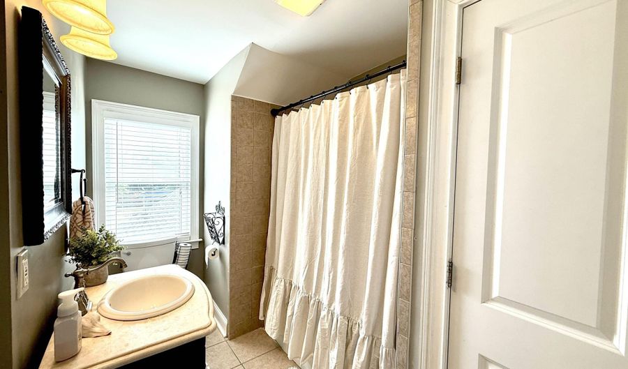 103 S Rosemary Ave, Andrews, SC 29510 - 4 Beds, 2 Bath