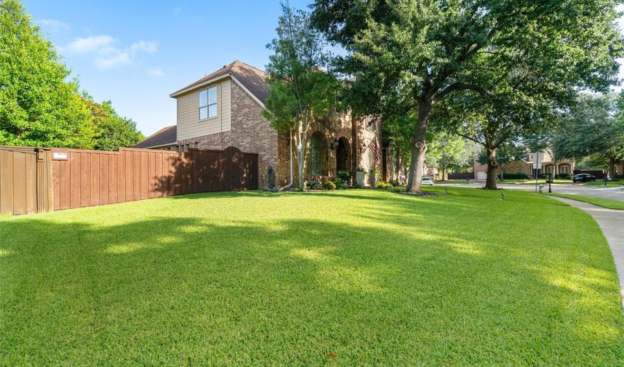 1096 Limestone Ct, Allen, TX 75013 - 5 Beds, 4 Bath