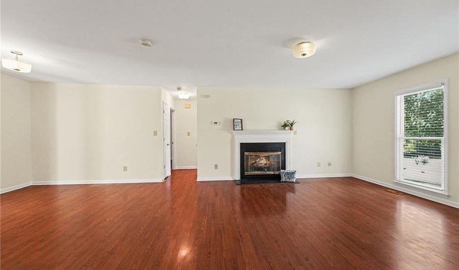 627 Woodland Cir, Asheboro, NC 27203 - 3 Beds, 2 Bath