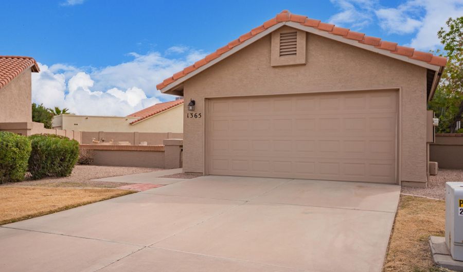 1365 N EL DORADO Dr, Chandler, AZ 85224 - 3 Beds, 2 Bath