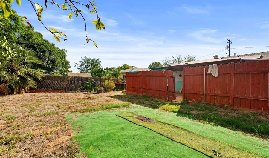 1044 Goldenrod St, Escondido, CA 92027 - 2 Beds, 1 Bath