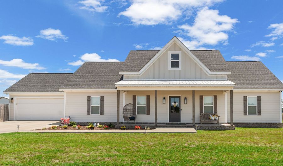 404 Zoarbella Dr, Baxley, GA 31513 - 3 Beds, 2 Bath