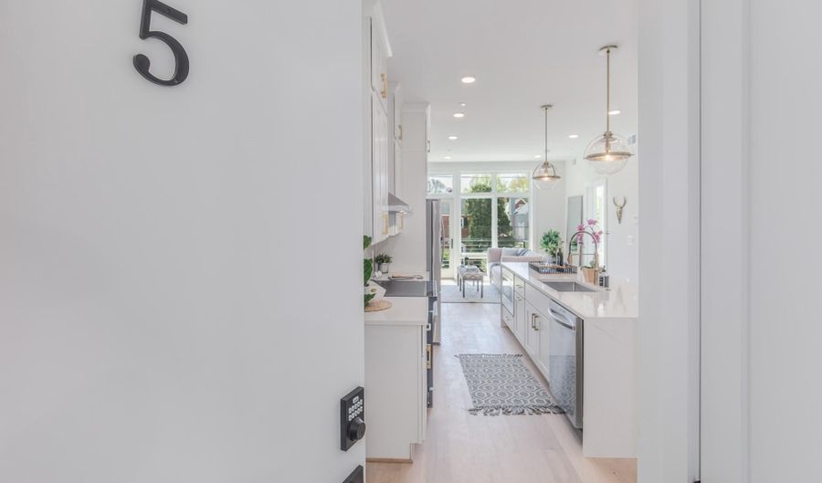 4347 HARRISON St NW 5, Washington, DC 20015 - 2 Beds, 2 Bath
