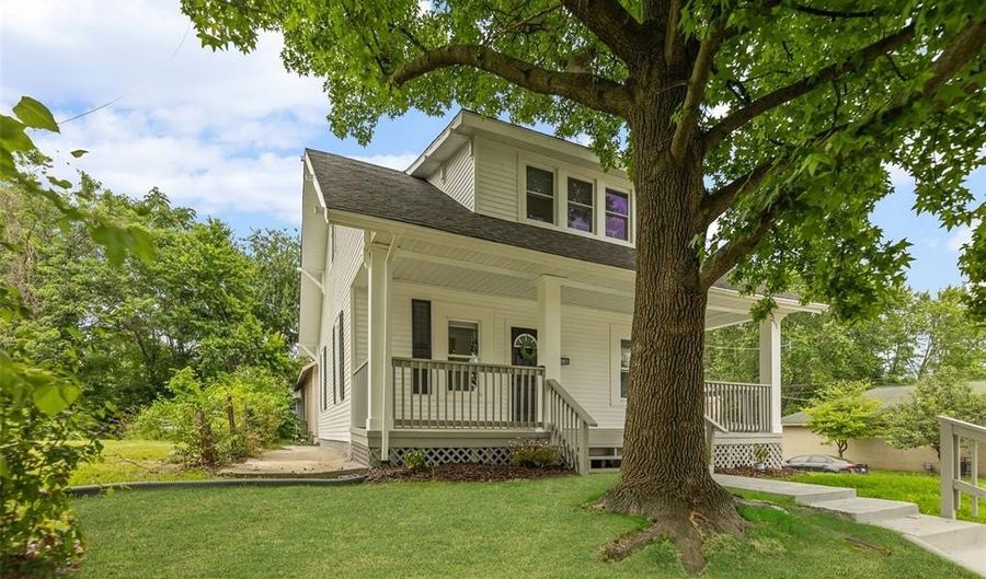 1801 Main St, Alton, IL 62002 - 3 Beds, 2 Bath