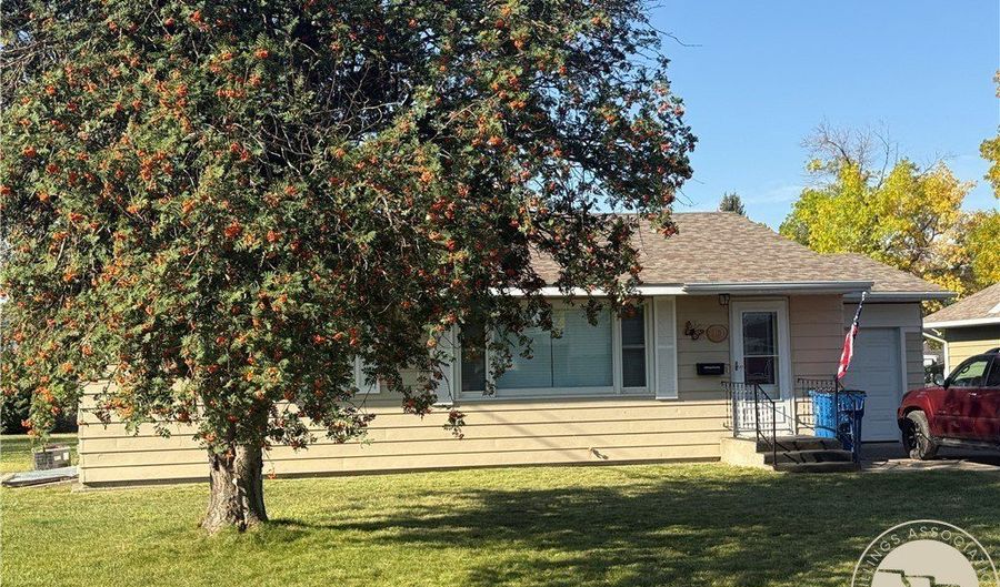 704 Hooper St, Big Timber, MT 59011 - 3 Beds, 3 Bath