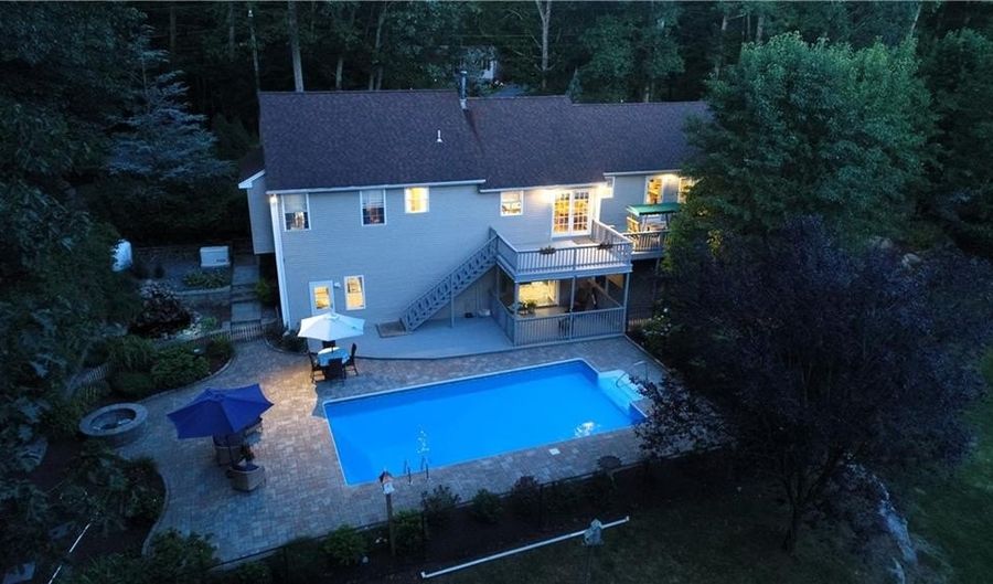 375 Franklin Rd, Coventry, RI 02816 - 3 Beds, 3 Bath