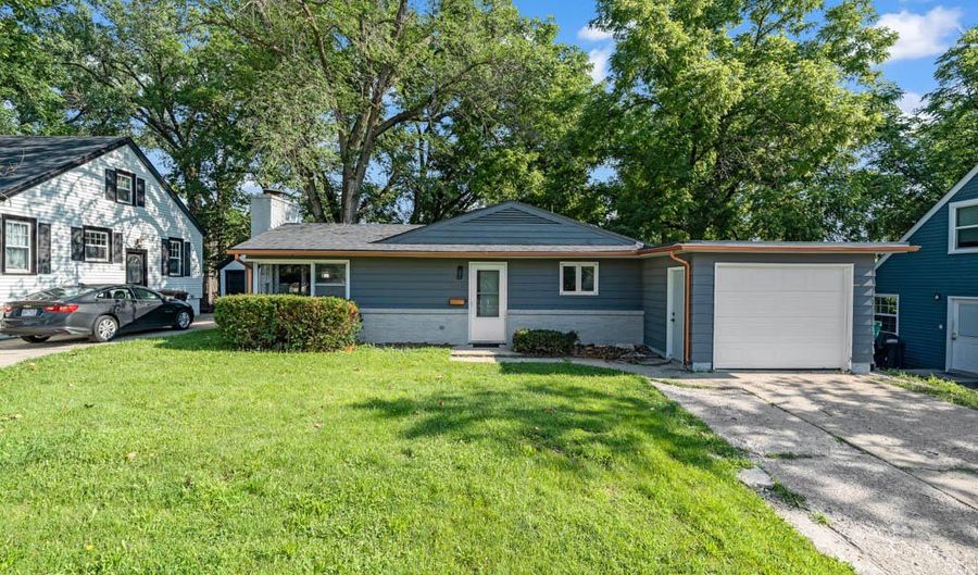 3017 Lincoln Way, Ames, IA 50014 - 3 Beds, 1 Bath