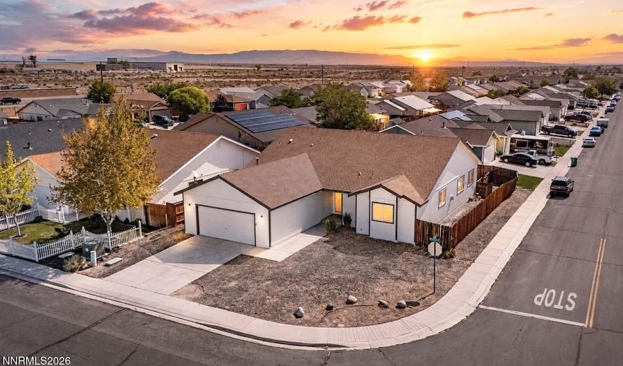 362 Emigrant Way, Fernley, NV 89408 - 3 Beds, 3 Bath