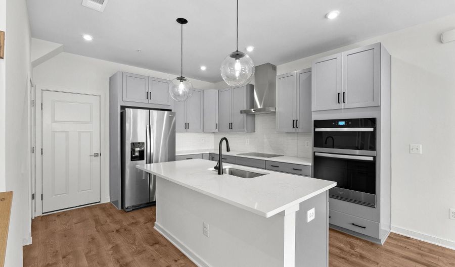 43841 VENETIAN Sq, Ashburn, VA 20147 - 3 Beds, 3 Bath