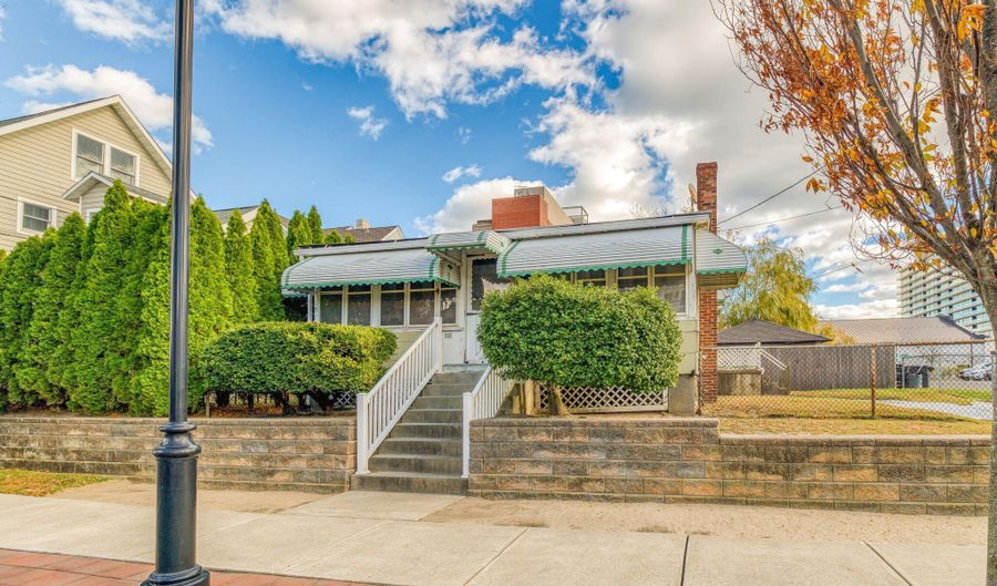 1206 Bergh St, Asbury Park, NJ 07712 - 3 Beds, 1 Bath